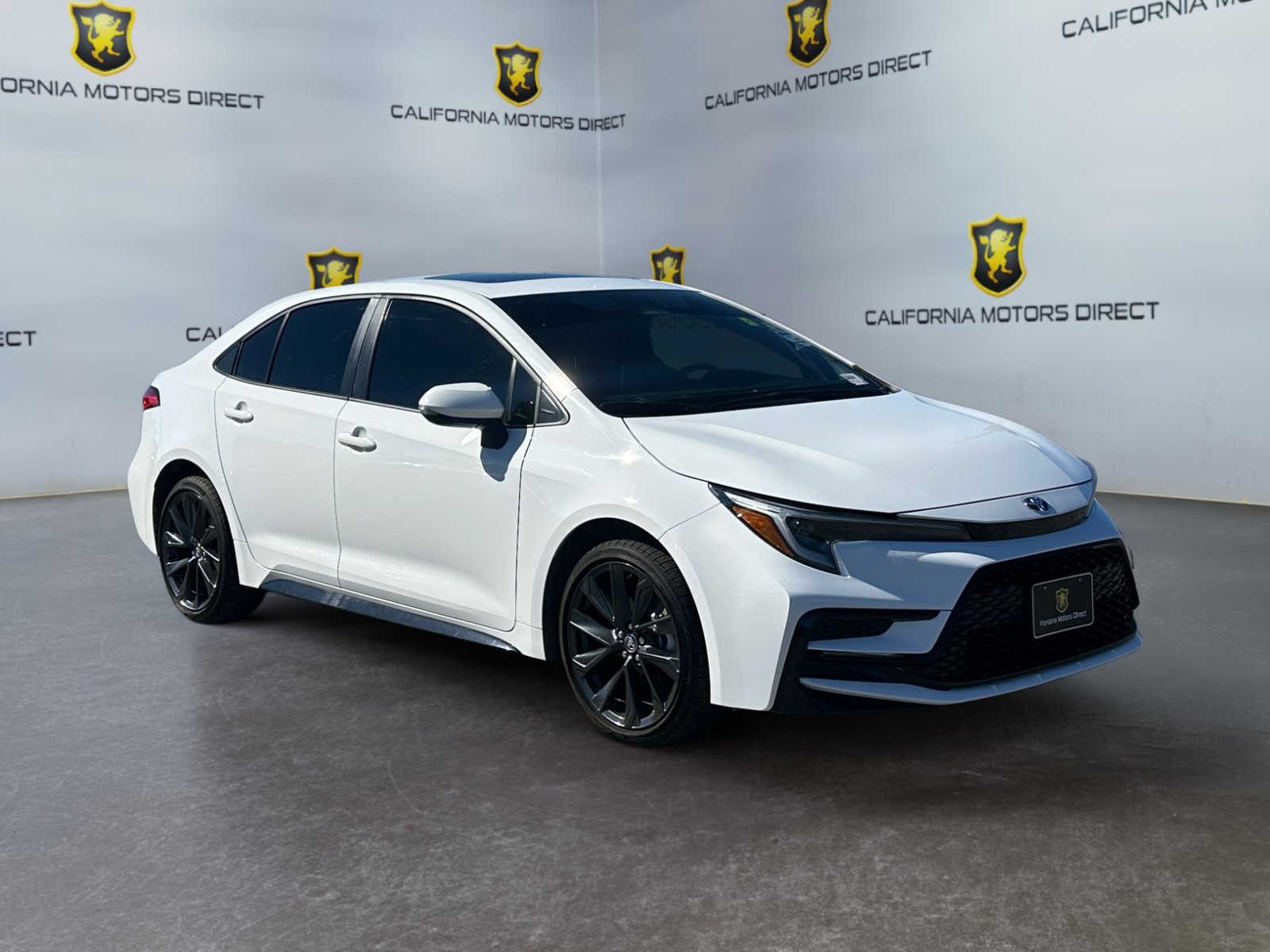 Used 2025 Toyota Corolla SE w/ SE Premium Package FWD image 7