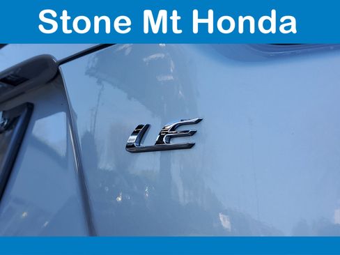 Used 2022 Toyota Corolla LE image 7