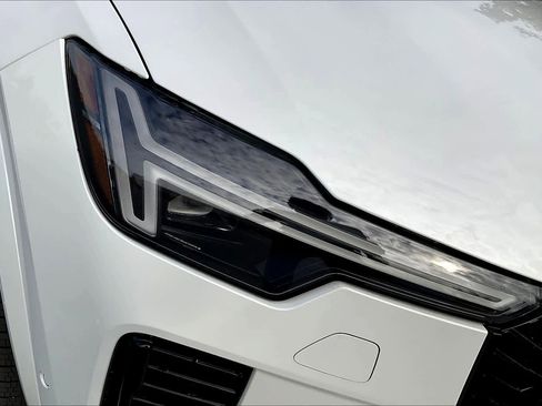 New 2026 Volvo XC90 B6 Ultra w/ Protection Package image 33