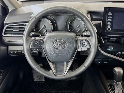 Used 2024 Toyota Camry SE FWD image 4