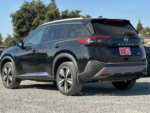 Used 2023 Nissan Rogue SL FWD image 7