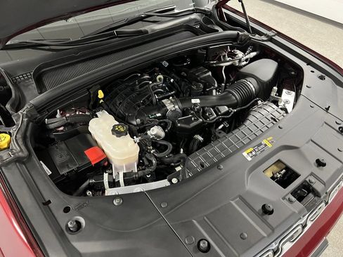 Used 2024 Jeep Grand Cherokee Limited image 70