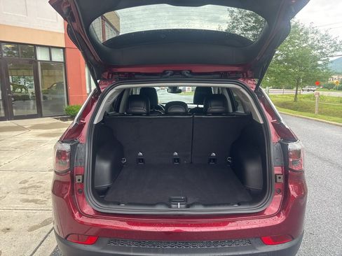 Used 2022 Jeep Compass Limited image 18