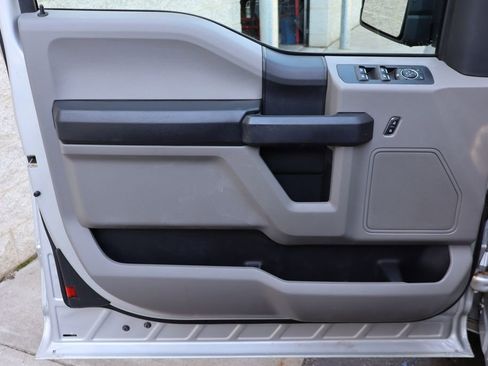 Used 2017 Ford F150 XL w/ Equipment Group 101A Mid AWD/4WD image 16