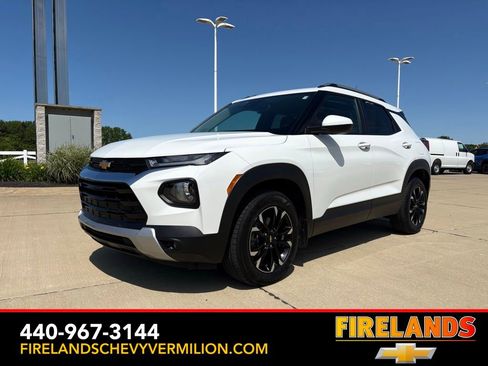Used 2023 Chevrolet TrailBlazer LT w/ Convenience Package AWD/4WD image 1