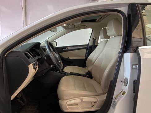 Used 2018 Volkswagen Jetta SE FWD image 16