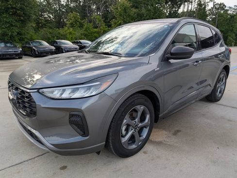 Used 2024 Ford Escape ST-Line w/ Tech Pack #1 FWD image 7
