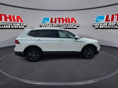 Used 2022 Volkswagen Tiguan SE AWD/4WD image 8