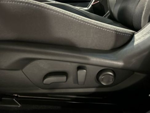 Used 2025 Subaru Crosstrek 2.0i Premium image 11