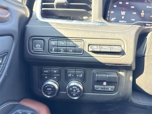 Used 2023 GMC Yukon Denali Ultimate image 39