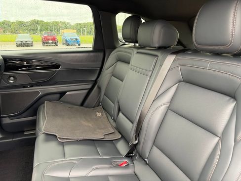 Used 2025 Lincoln Nautilus Premier w/ Equipment Group 102A AWD/4WD image 31