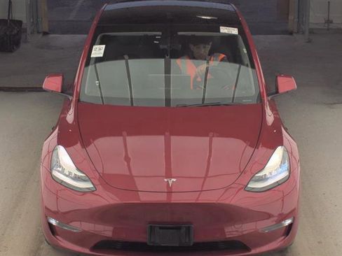 Used 2020 Tesla Model Y Long Range image 3