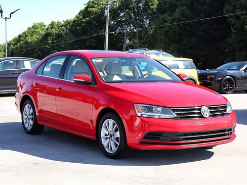 Used 2015 Volkswagen Jetta TDI SE FWD image 9