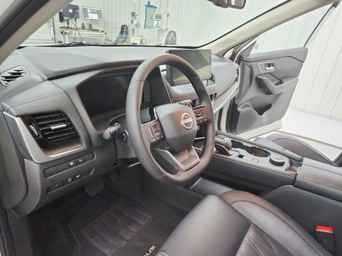 Used 2026 Nissan Rogue Platinum w/ Platinum Premium Package AWD/4WD image 18