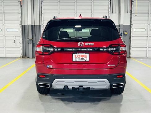 New 2025 Honda Pilot Touring image 19