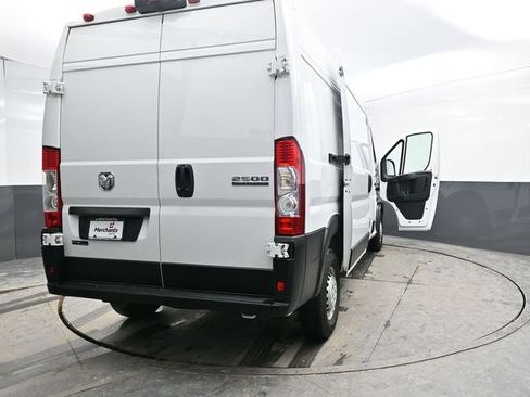 Used 2025 RAM ProMaster 2500 w/ Convenience Group image 36