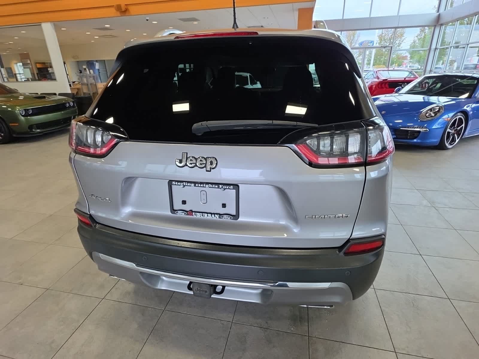 Used 2021 Jeep Cherokee Limited w/ Trailer Tow Group AWD/4WD image 8