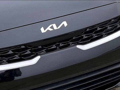 Certified 2024 Kia Forte LXS image 29