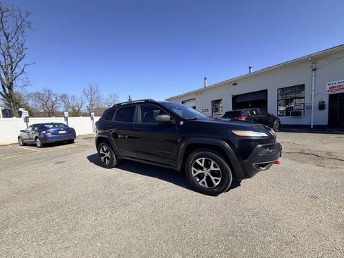 Used 2014 Jeep Cherokee Trailhawk w/ Leather Interior Group image 12