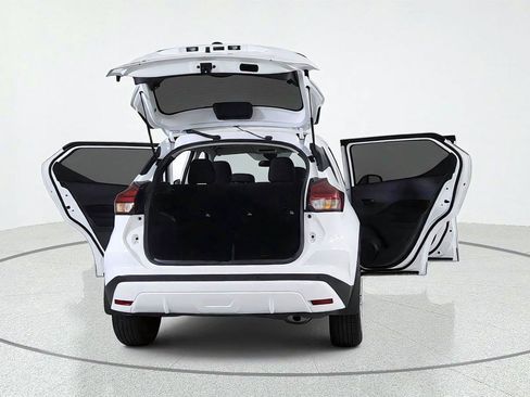 Used 2024 Nissan Kicks S FWD image 13