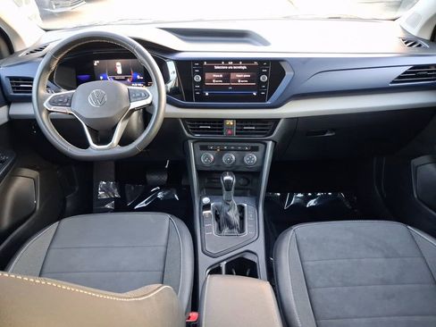 Certified 2022 Volkswagen Taos SE FWD image 9