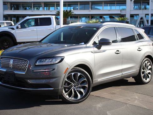 Used 2023 Lincoln Nautilus Reserve AWD/4WD image 1