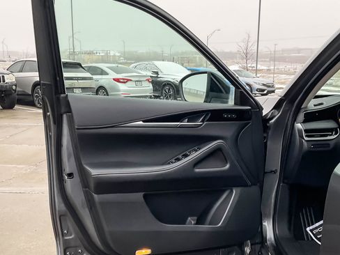 Certified 2025 INFINITI QX60 Pure image 9