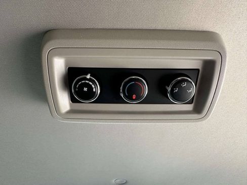 Used 2019 Dodge Grand Caravan SE FWD image 28
