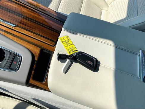 Used 2024 Cadillac Escalade Sport Platinum w/ LPO, ONYX Package AWD/4WD image 15