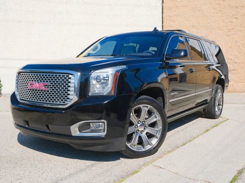 Used 2015 GMC Yukon XL Denali w/ Premium Package image 1
