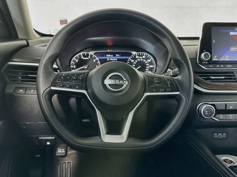 Used 2023 Nissan Altima 2.5 SV FWD image 18