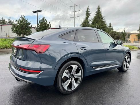 Used 2021 Audi e-tron Prestige w/ Prestige Package image 11