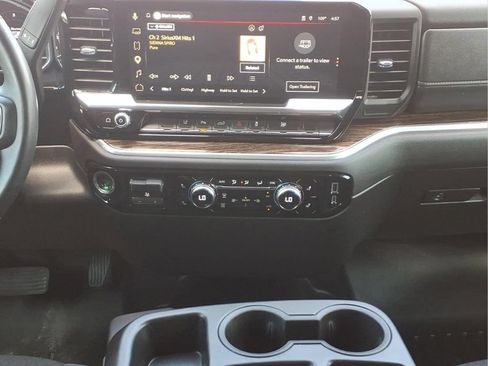 Used 2025 GMC Sierra 2500 SLE w/ SLE Value Package; AWD/4WD image 19