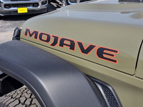 New 2025 Jeep Gladiator Mojave w/ Convenience Group AWD/4WD image 5