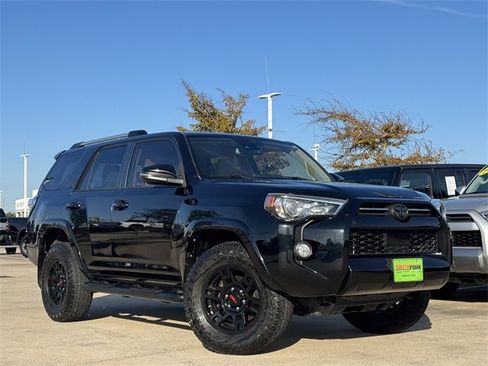 Used 2020 Toyota 4Runner SR5 Premium image 2