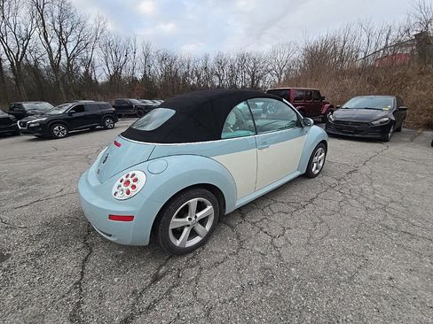Used 2010 Volkswagen Beetle Convertible image 8