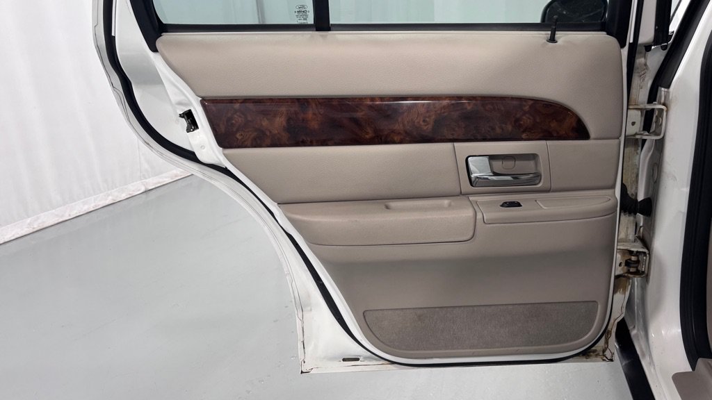 Used 2008 Mercury Grand Marquis LS RWD image 24