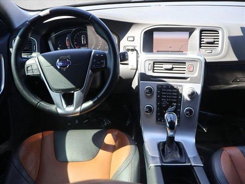 Used 2018 Volvo V60 T5 Cross Country w/ Convenience Package AWD/4WD image 23