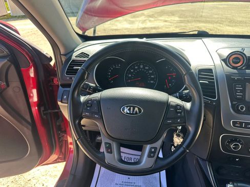 Used 2014 Kia Sorento LX AWD/4WD image 16