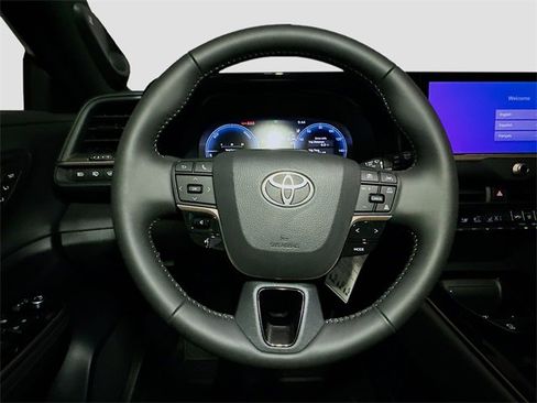 New 2025 Toyota Crown Signia image 7