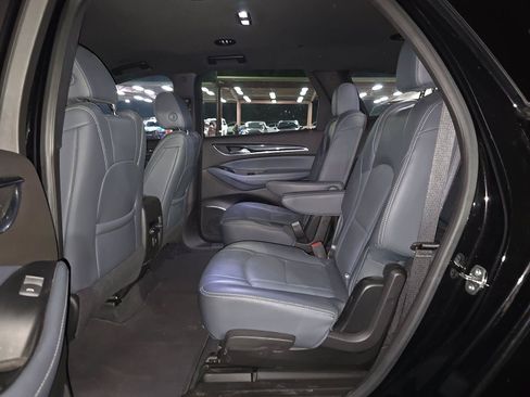 Used 2023 Buick Enclave Essence w/ Sport Touring Edition FWD image 5