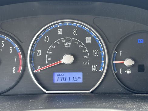 Used 2009 Hyundai Santa Fe GLS FWD image 12