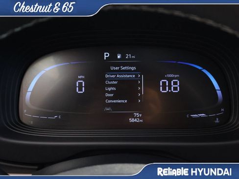 Certified 2025 Hyundai Venue SEL FWD image 29