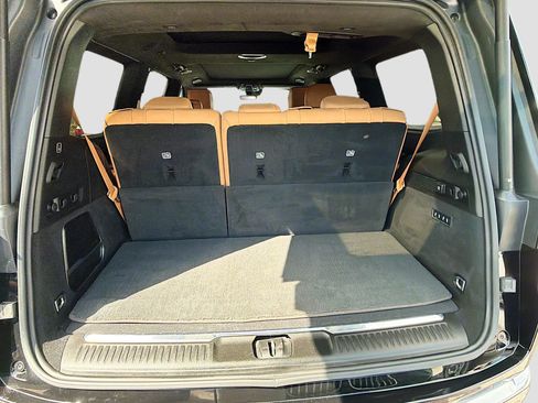 Used 2022 Jeep Grand Wagoneer Series III image 12