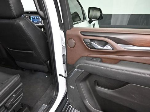 Used 2021 GMC Yukon Denali w/ Denali Premium Package image 21