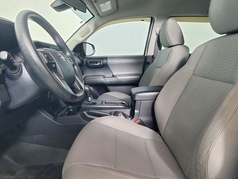 Used 2018 Toyota Tacoma SR image 16