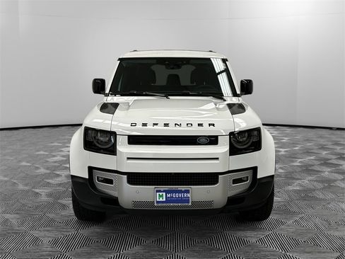 Used 2025 Land Rover Defender 110 S image 8