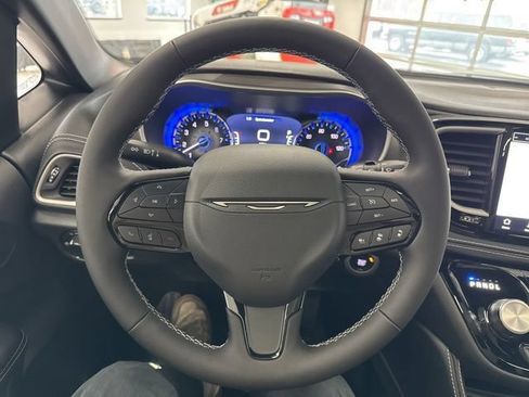 New 2027 Chrysler Pacifica Limited AWD/4WD image 35