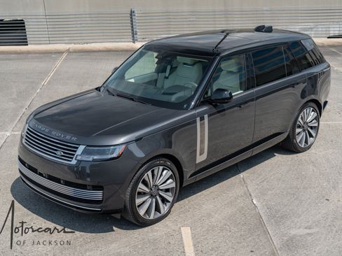 Used 2025 Land Rover Range Rover SV AWD/4WD image 36