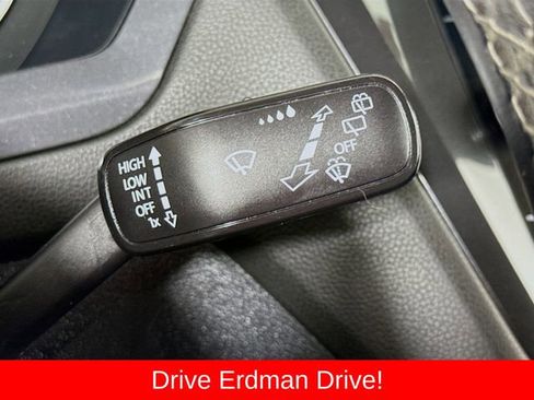 Used 2020 Volkswagen Tiguan SE R-Line FWD image 16